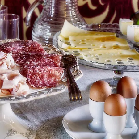 فندق مبيت وإفطار مكان مبيت وإفطار بلووم سيتيمو سييلو 4*